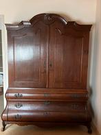 Antieke kast met lades, Ophalen