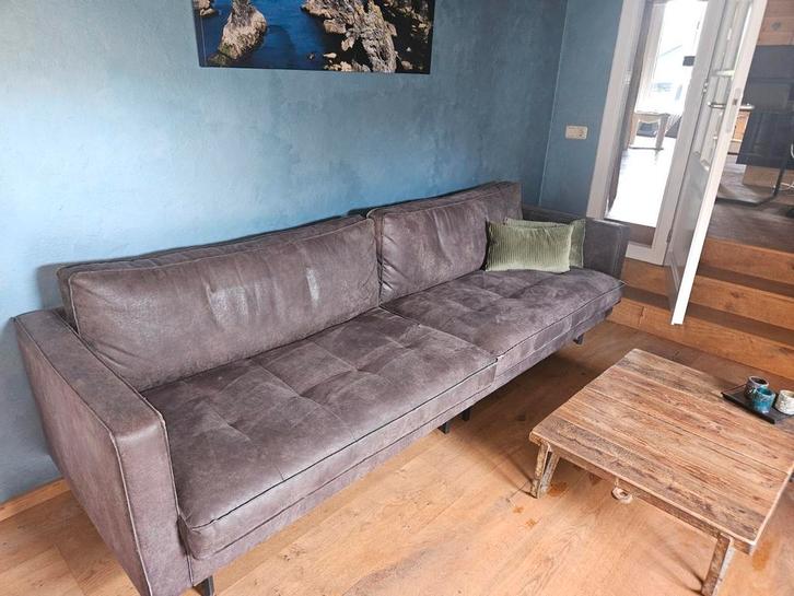 Brede grijze bank 3 à 4 zits, Huis en Inrichting, Banken | Complete zithoeken, Gebruikt, Ophalen