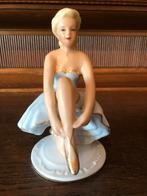 Blauwe Ballerina met Gouden Spitzen, Ophalen