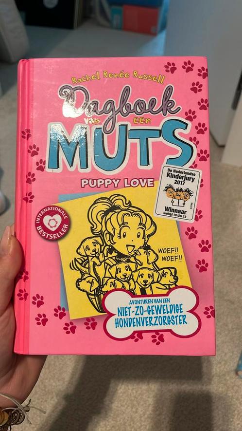 Rachel Renée Russell - Puppy love, Boeken, Kinderboeken | Jeugd | 10 tot 12 jaar, Zo goed als nieuw, Ophalen of Verzenden