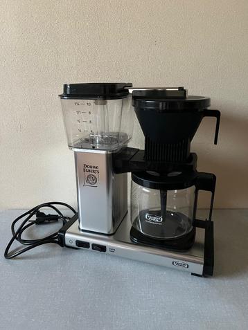 NIEUWSTAAT koffiezetapparaat van Douwe Egberts CHROOM ZILVER beschikbaar voor biedingen