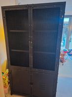 Industriële kast, Ophalen, Zo goed als nieuw