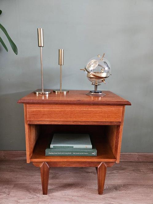 Houten vintage nachtkastje - Art Deco, Huis en Inrichting, Slaapkamer | Nachtkastjes, Gebruikt, Minder dan 55 cm, Minder dan 45 cm