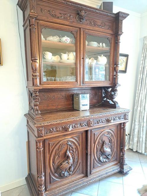 Antieke Mechelse kast met houtsnijwerk en orginele details, Antiek en Kunst, Antiek | Meubels | Kasten, Ophalen