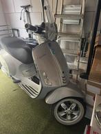 Vespa primavera touring, Fietsen en Brommers, Scooters | Vespa, Ophalen, Zo goed als nieuw, Benzine, Overige modellen