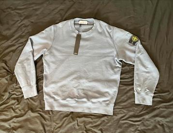 Stone Island sweater lichtblauw beschikbaar voor biedingen