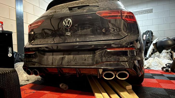 Volkswagen Golf 8 R20 R 2.0 Pano 4motion 320pk 2023 Zwart, Auto diversen, Schadeauto's, Benzine, Zwart, Ophalen