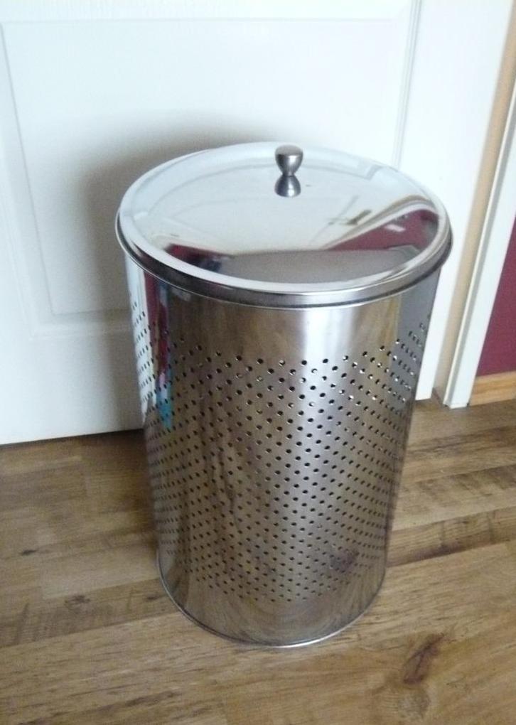 wasmand met deksel metaal met luchtgaatjes 60x35cm, Huis en Inrichting, Badkamer | Badtextiel en Accessoires, Gebruikt, Overige typen