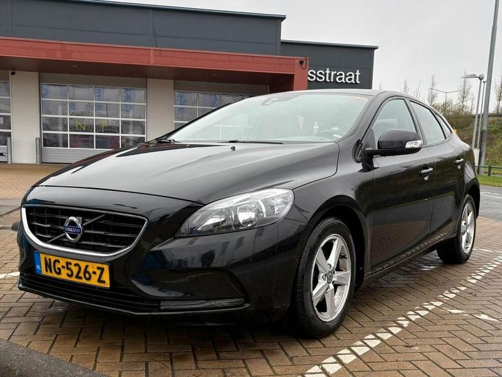Volvo V40 2.0 D2 120PK 2015 Zwart, Auto's, Volvo, Particulier, V40, ABS, Airbags, Airconditioning, Alarm, Bluetooth, Boordcomputer