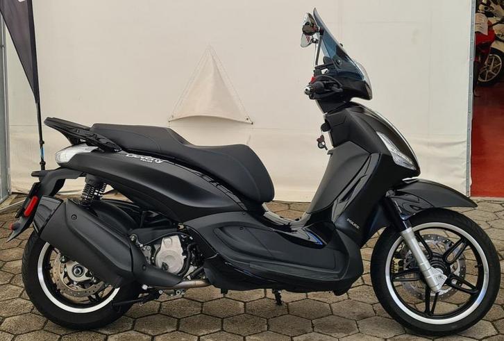 Beverly 350 A1 125, Fietsen en Brommers, Scooters | Piaggio, Zo goed als nieuw, Overige modellen, Benzine, Ophalen