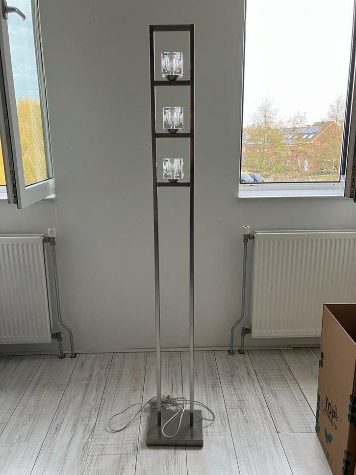 Moderne Staande Lamp met Glazen kubussen, Huis en Inrichting, Lampen | Vloerlampen, Gebruikt, 150 tot 200 cm, Glas, Ophalen