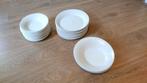 Servies, wit, 11 grote borden, 11 diepe borden, 4 schalen, Huis en Inrichting, Keuken | Servies, Ophalen, Zo goed als nieuw, Bord(en)