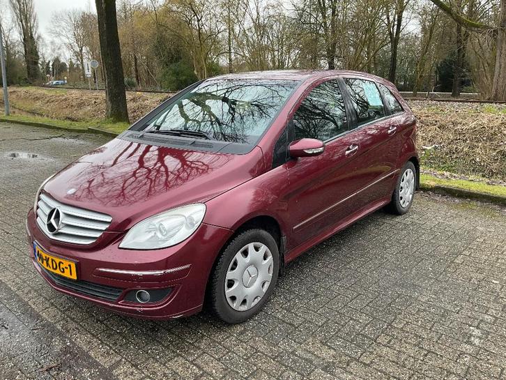 Mercedes-Benz B-Klasse 1.7 B170 5DRS 2007 Rood, Auto's, Mercedes-Benz, Particulier, B-Klasse, ABS, Airbags, Airconditioning, Elektrische buitenspiegels