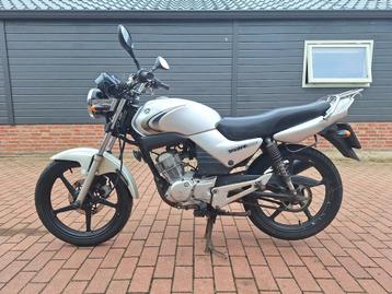 Yamaha YBR 125 cc met papieren oldtimer youngtimer motor beschikbaar voor biedingen