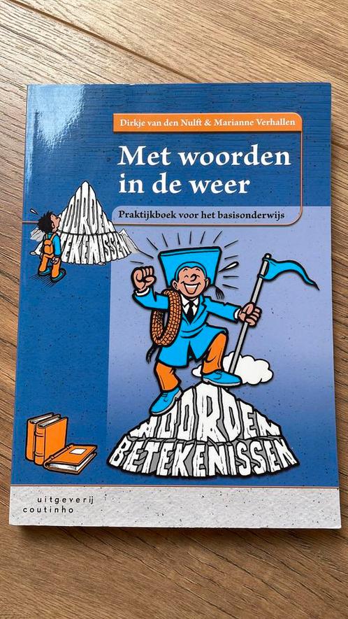 D. van den Nulft - Met woorden in de weer, Boeken, Studieboeken en Cursussen, Zo goed als nieuw, HBO, Ophalen of Verzenden