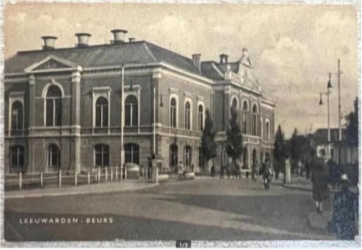 Oude Briefkaart Leeuwarden - “Beurs”, Verzamelen, Ansichtkaarten | Nederland, Ongelopen, Friesland, 1940 tot 1960, Ophalen of Verzenden