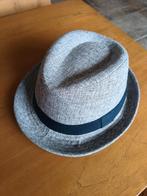 Verschillende hoeden gleuf hoeden maat 55/57, Ophalen of Verzenden, Zo goed als nieuw, One size fits all