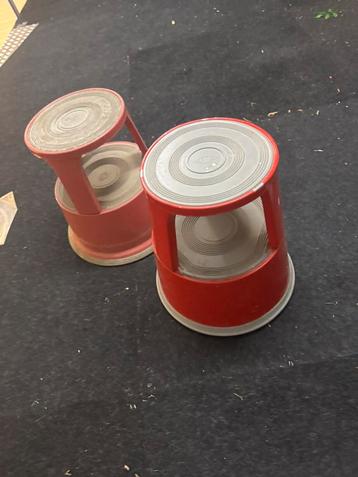 Huishoud trapje , krukje zwenkwielen beschikbaar voor biedingen