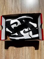 W Nike Dunk High NN, Kleding | Heren, Schoenen, Ophalen of Verzenden, Nieuw, Zwart, Sneakers of Gympen