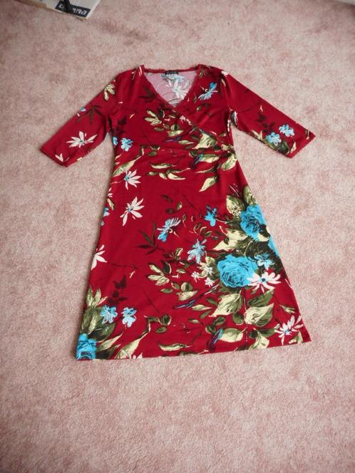 Leuke jurkje King Louie maat L 42 stretch stof, Kleding | Dames, Jurken, Zo goed als nieuw, Maat 42/44 (L), Rood, Knielengte, Ophalen of Verzenden