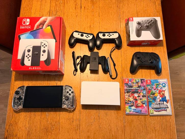 Nintendo Switch OLED + Games & Pro Controller, Spelcomputers en Games, Games | Nintendo Switch, Zo goed als nieuw, Racen en Vliegen