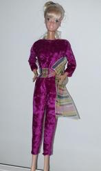 Fluwelen paarse pak met strik barbie sindy fleur excl pop, Ophalen of Verzenden, Gebruikt, Kleertjes
