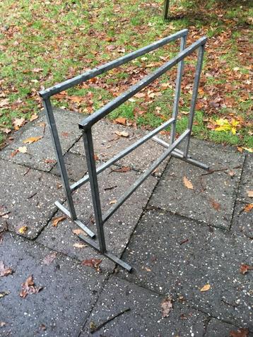 ijzeren marktschraagjes verzinkt beschikbaar voor biedingen