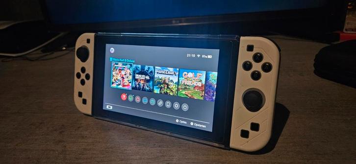 Nintendo switch. 2019 upgraded model., Spelcomputers en Games, Spelcomputers | Nintendo Switch, Zo goed als nieuw, Switch 2019 Upgrade