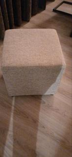 Crème poef 45x45 cm, Huis en Inrichting, Ophalen