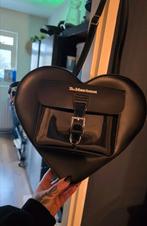 Dr. Martens handtas hartvormige tas leer, Sieraden, Tassen en Uiterlijk, Tassen | Damestassen, Ophalen of Verzenden, Nieuw, Handtas