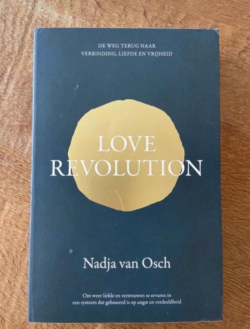 Nadja van Osch - Love revolution, Boeken, Psychologie, Zo goed als nieuw, Ophalen of Verzenden