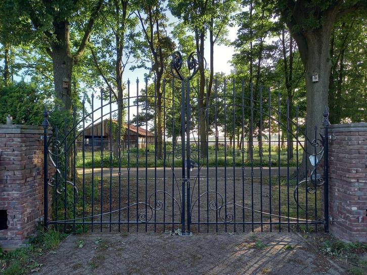 smeedijzeren poort, Kasteel poort, grote poort, handgemaakt., Tuin en Terras, Tuinhekken en Hekwerk, Gebruikt, Overige typen, IJzer