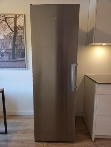 AEG Friezer OAG7M281EX No Frost - IN PERFECTE STAAT beschikbaar voor biedingen