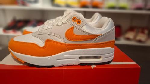 Nike Air Max 1 Safety Orange (Size 36) New / Deadstock, Kleding | Dames, Schoenen, Nieuw, Sneakers of Gympen, Oranje, Ophalen of Verzenden