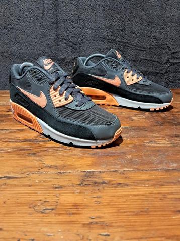 Nike Air Max 90 Essential - Sunset Glow. Size 36,5 beschikbaar voor biedingen