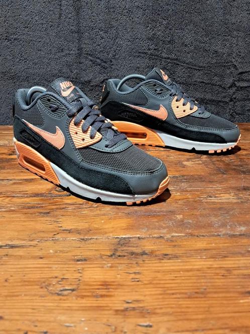 Nike Air Max 90 Essential - Sunset Glow. Size 36,5, Kleding | Dames, Schoenen, Gedragen, Sneakers of Gympen, Grijs, Ophalen of Verzenden
