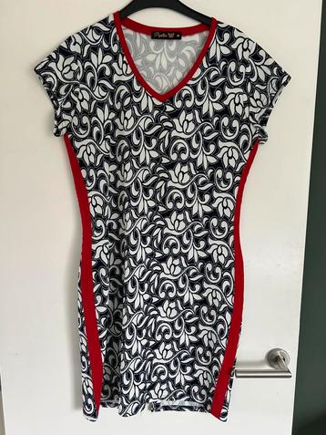 Leuke jurk maat M beschikbaar voor biedingen