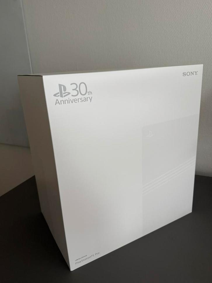 PlayStation 5 Pro – 30th Anniversary Limited Edition, Spelcomputers en Games, Spelcomputers | Sony PlayStation 5, Nieuw, Playstation 5