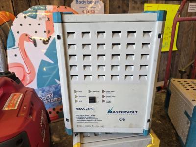Mastervolt Acculader 24 volt 50 ampere, Watersport en Boten, Bootonderdelen, Gebruikt