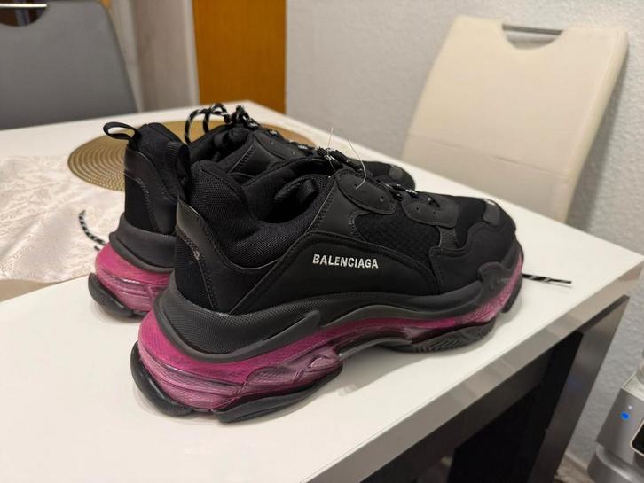 Balenciaga Triple S sneakers – black/pink – size 46, Sport en Fitness, Loopsport en Atletiek, Zo goed als nieuw, Overige merken