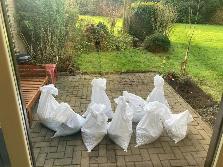 Grijs grind gratis afhalen, Tuin en Terras, Grind, Keien en Split, Gebruikt, Grind, Grijs, Overige materialen, Ophalen