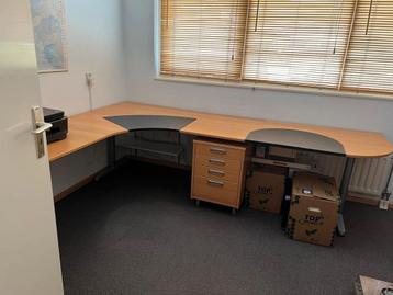 Groot hoekbureau