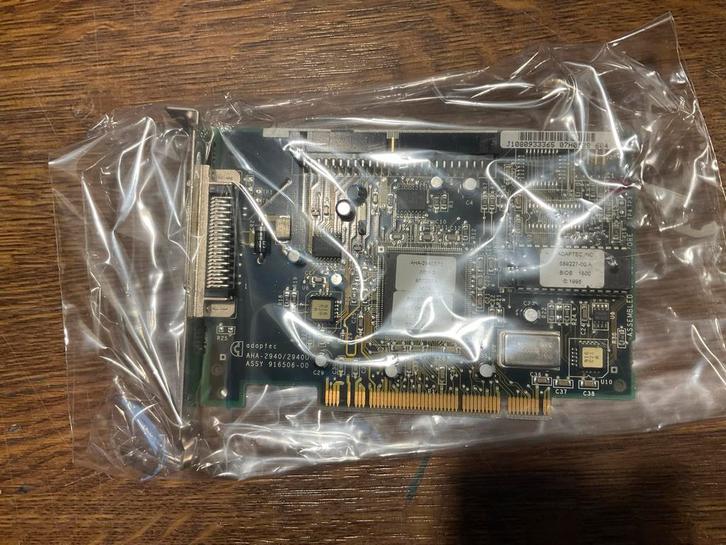 Adaptec AHA-2940s71 SCSI Controllerkaart, Computers en Software, Netwerkkaarten, Gebruikt, Intern, Ophalen of Verzenden