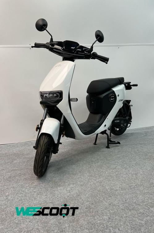 Super Soco CUX mini | Wit | 100% Elektrisch, Fietsen en Brommers, Scooters | Overige merken, Nieuw, Maximaal 25 km/u, Elektrisch