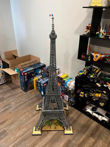 Lego eifeltoren plus lego vespa ruilen   beschikbaar voor biedingen