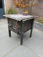Gietijzeren kachel / kookfornuis, Huis en Inrichting, Ophalen, Houtkachel, Zo goed als nieuw, Vrijstaand