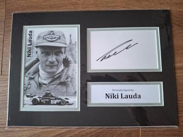 Niki Lauda display formule 1 gesigneerd met certificaat! beschikbaar voor biedingen