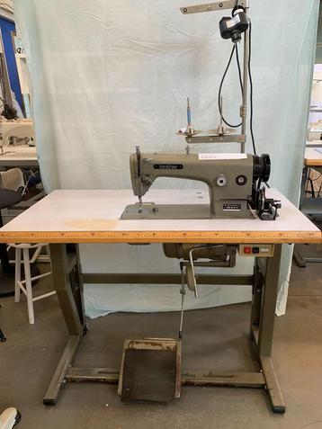 Brother industriële naaimachine beschikbaar voor biedingen