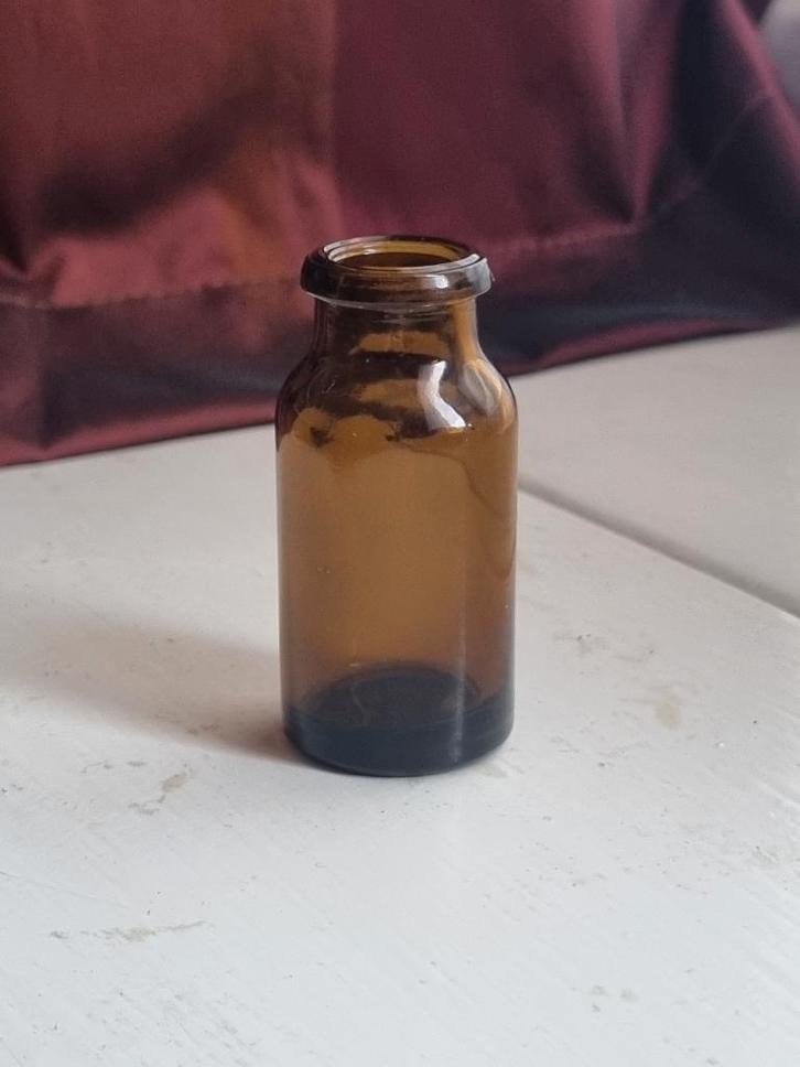 300 medicijnflesjes bruin glas 10 ml met vernevelaar, Verzamelen, Glas en Borrelglaasjes, Gebruikt, Overige typen, Ophalen