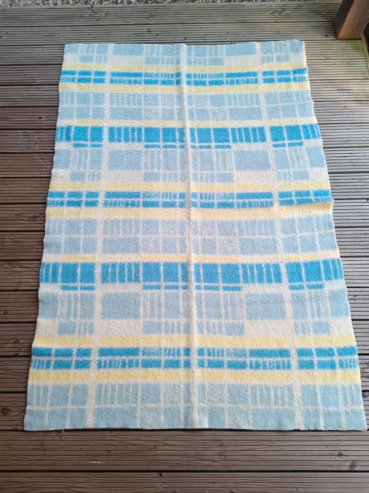 Wollen deken 140x205cm, Huis en Inrichting, Woonaccessoires | Plaids en Woondekens, Ophalen
